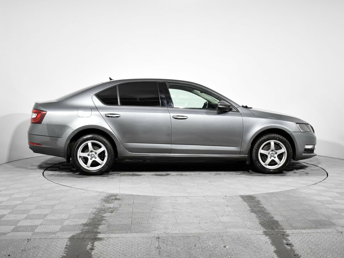 Skoda Octavia 2020 года с пробегом. Фото: #3