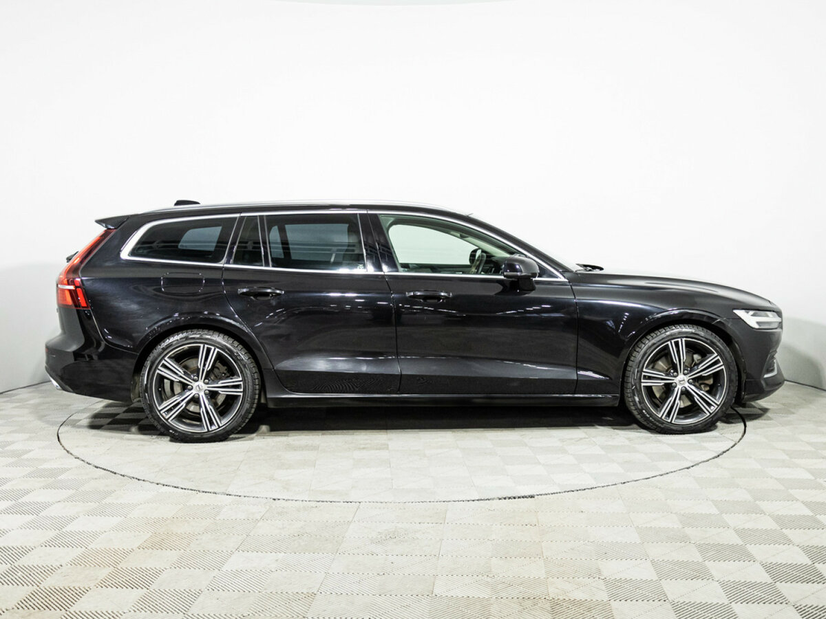 Volvo V60 2018 года с пробегом. Фото: #3