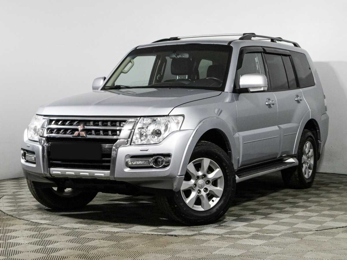 Mitsubishi Pajero 2015 года с пробегом. Посмотреть фото