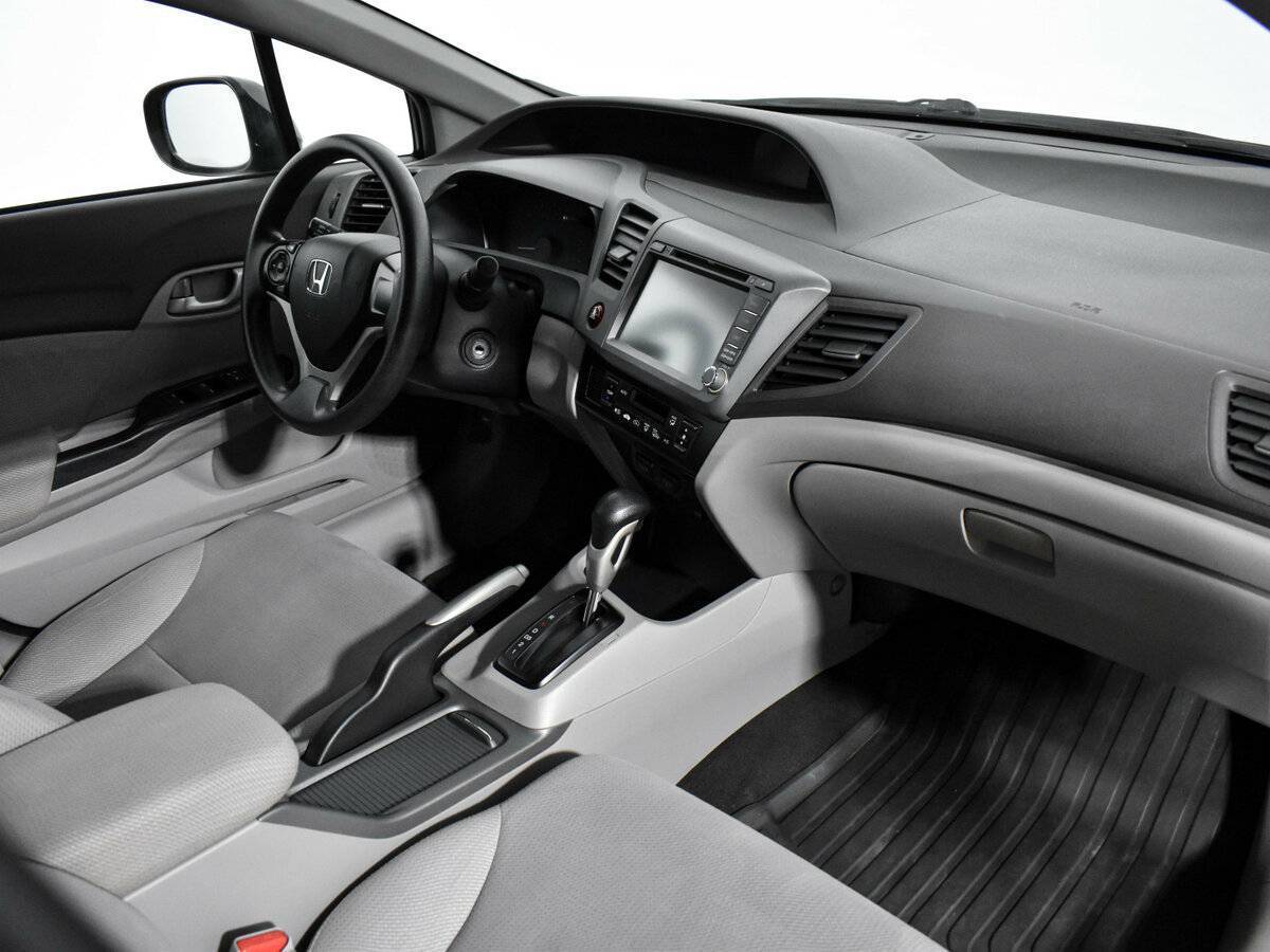 Honda Civic 2012 года с пробегом. Фото: #8