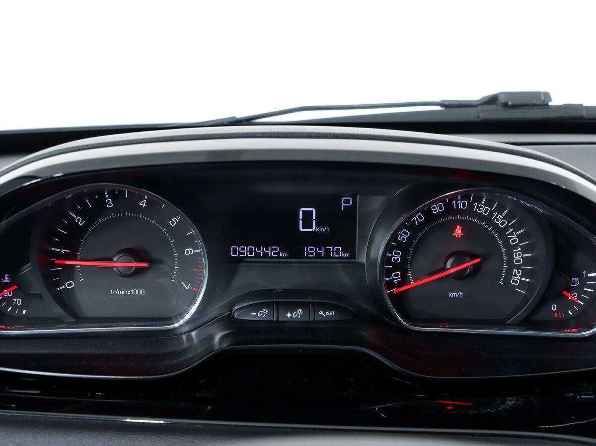 Peugeot 208 2013 года с пробегом. Фото: #16