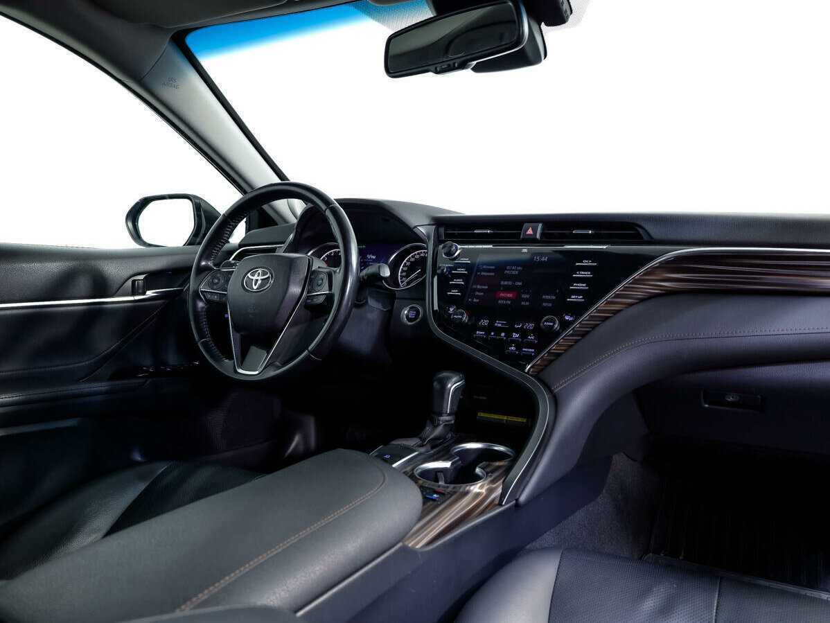 Toyota Camry 2019 года с пробегом. Фото: #9
