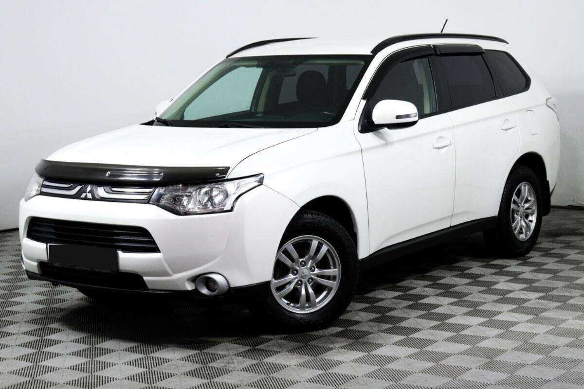 Mitsubishi Outlander 2013 года с пробегом. Посмотреть фото