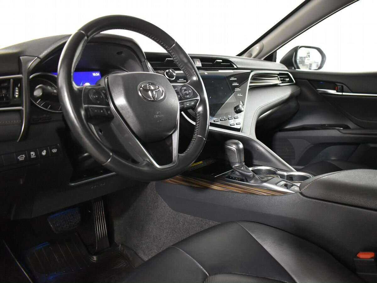 Toyota Camry 2020 года с пробегом. Фото: #6