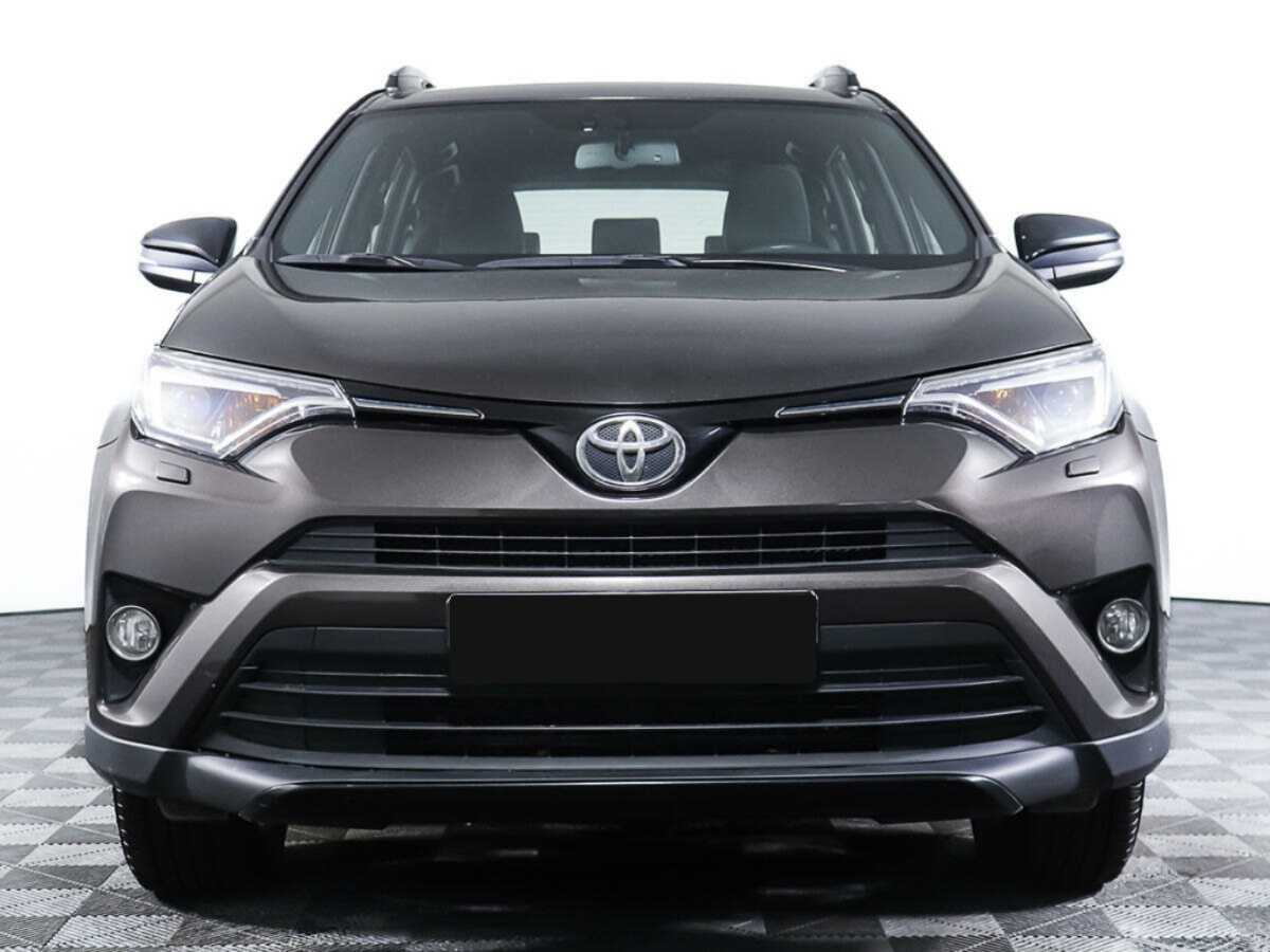 Toyota RAV4 2018 года с пробегом. Посмотреть фото