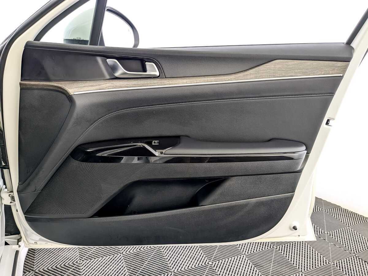 Kia K5 2021 года с пробегом. Фото: #15