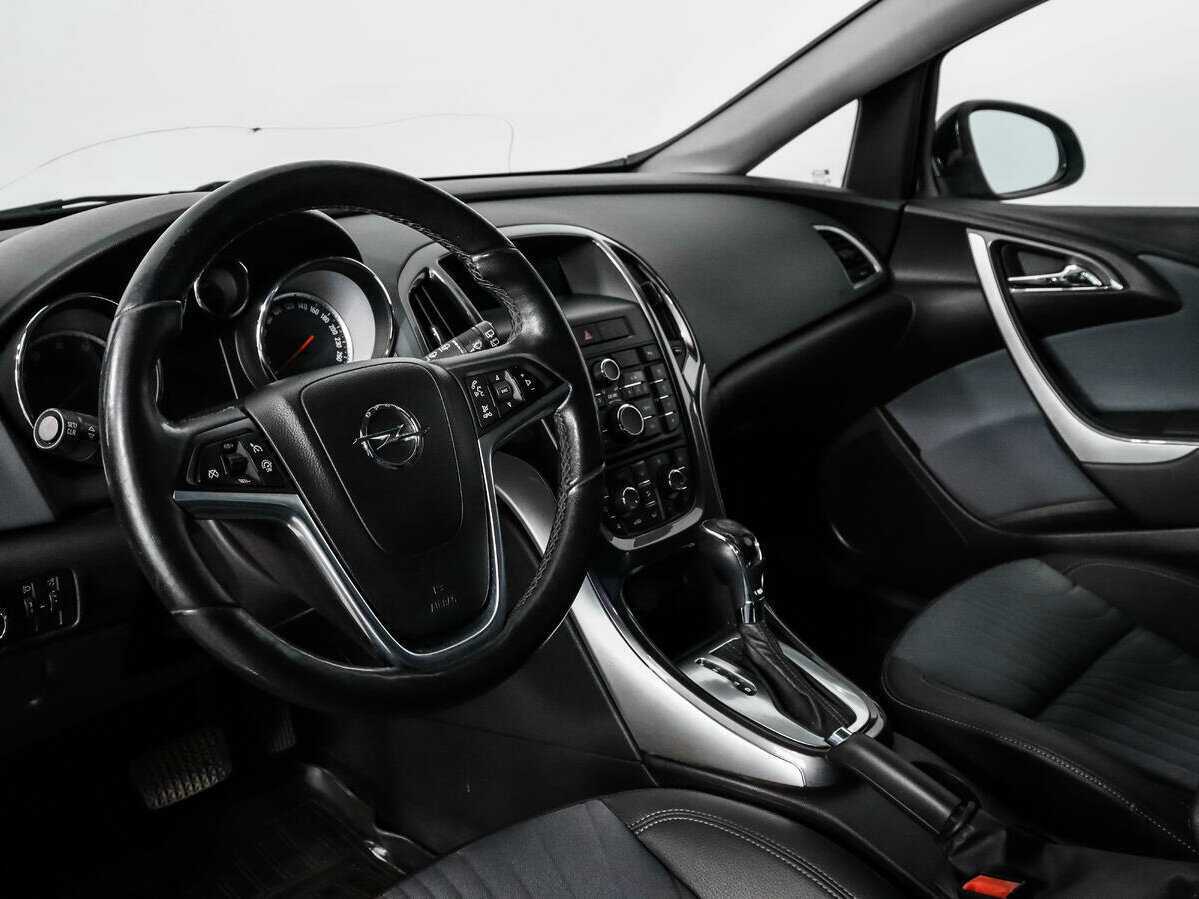 Opel Astra 2013 года с пробегом. Фото: #8