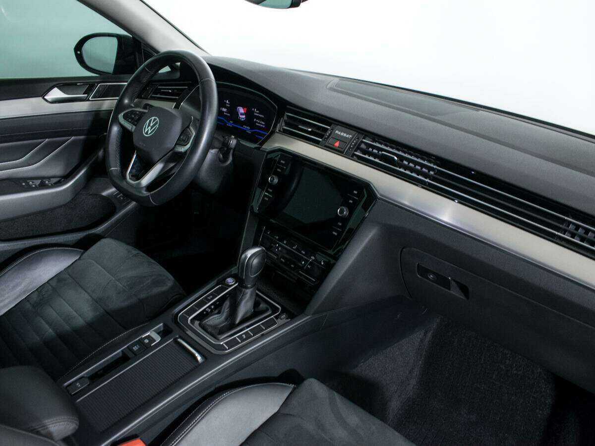 Volkswagen Passat 2021 года с пробегом. Фото: #8
