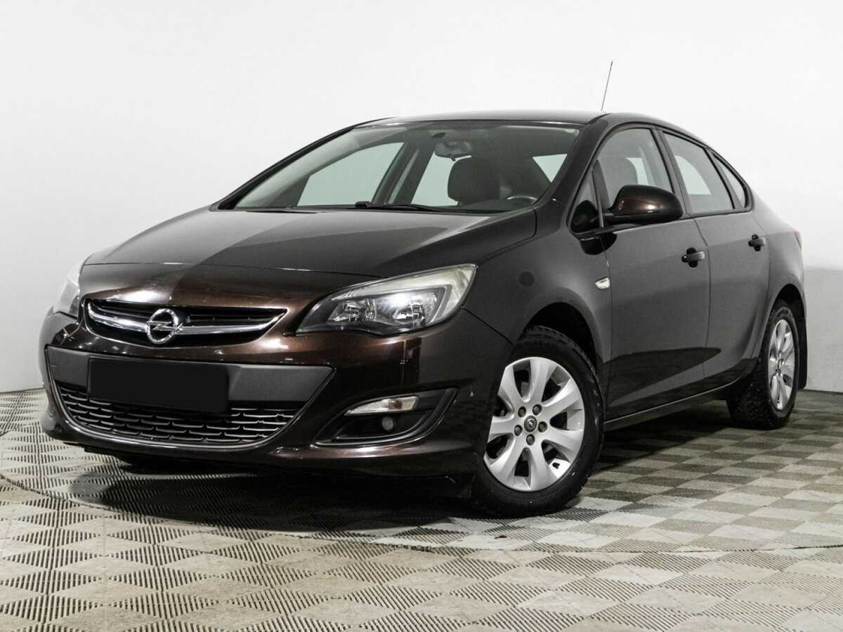 Opel Astra 2014 года с пробегом. Посмотреть фото