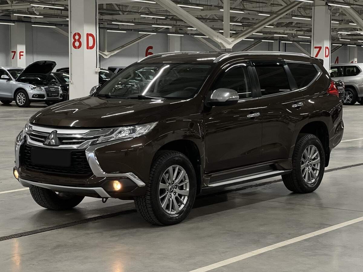 Mitsubishi Pajero Sport 2018 года с пробегом. Посмотреть фото