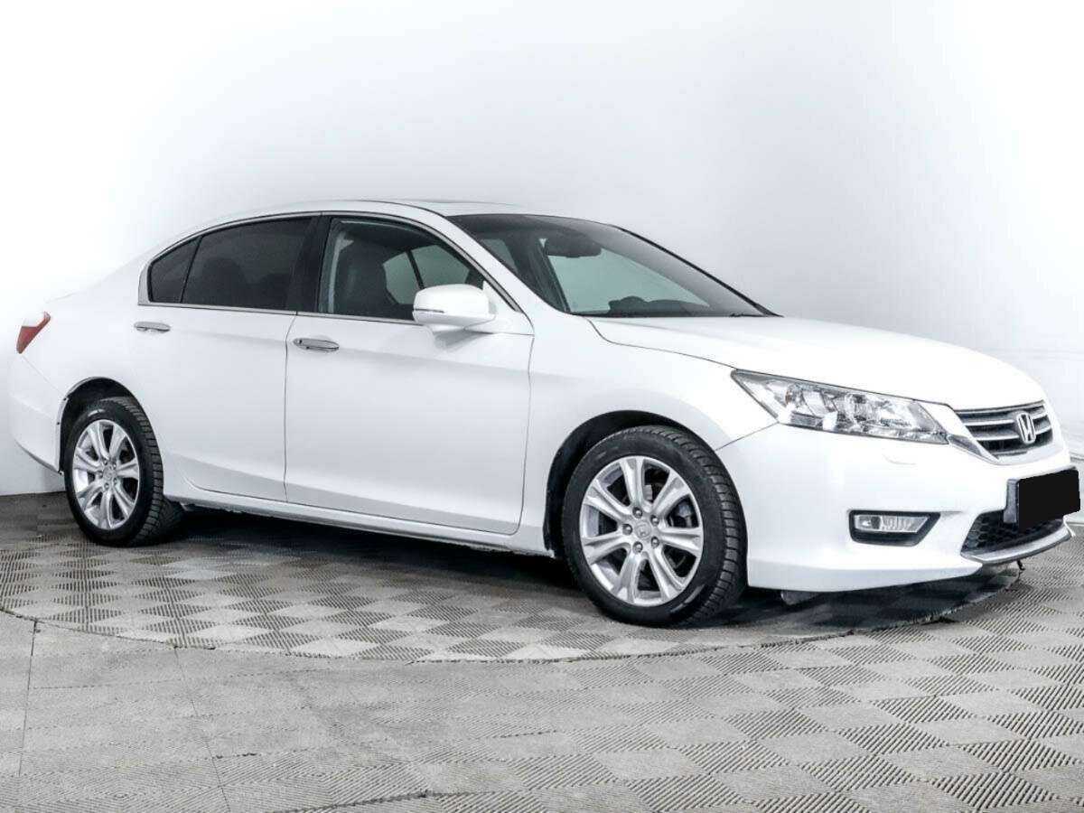 Honda Accord 2013 года с пробегом. Фото: #2