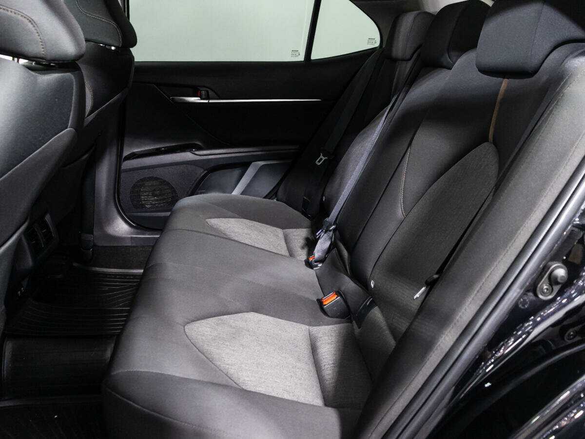 Toyota Camry 2018 года с пробегом. Фото: #9