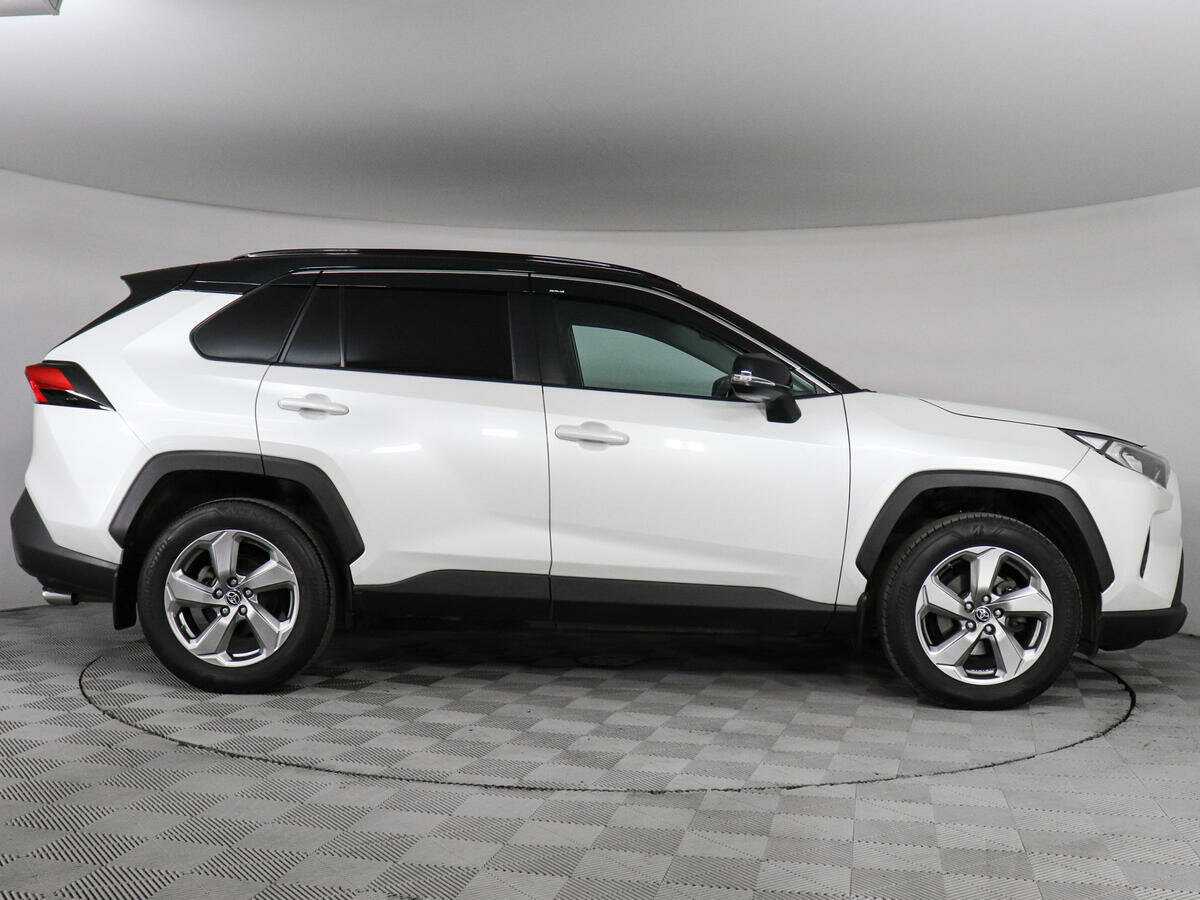 Toyota RAV4 2020 года с пробегом. Фото: #2
