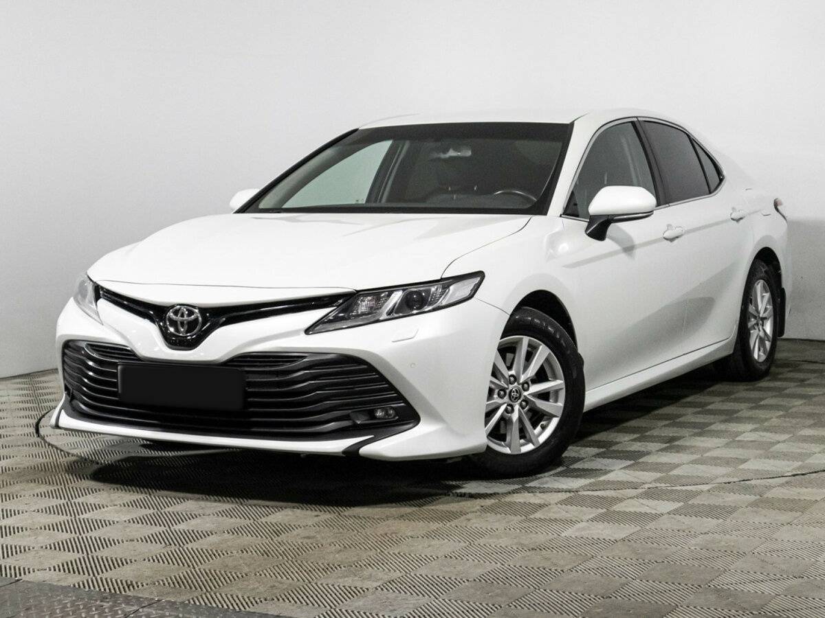 Toyota Camry 2020 года с пробегом. Посмотреть фото