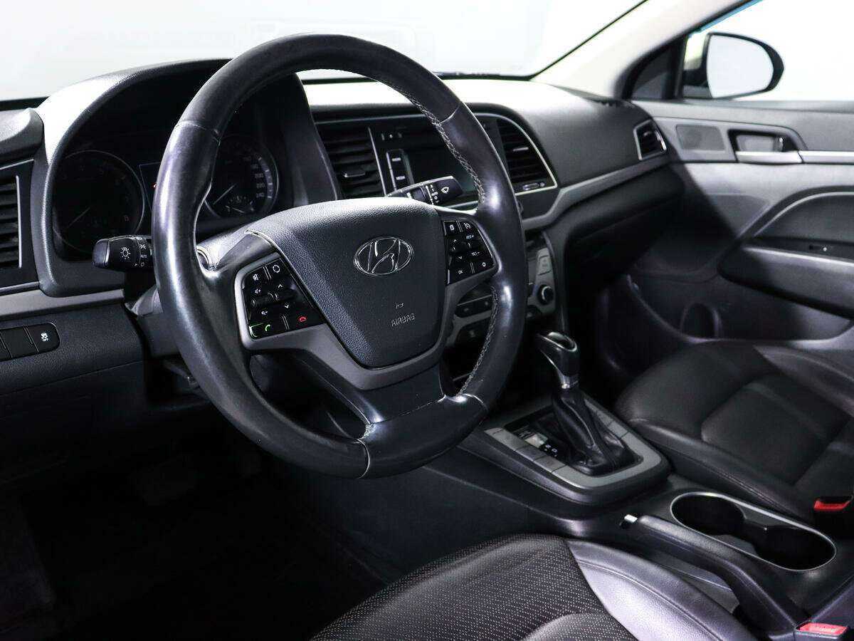Hyundai Elantra 2018 года с пробегом. Фото: #6