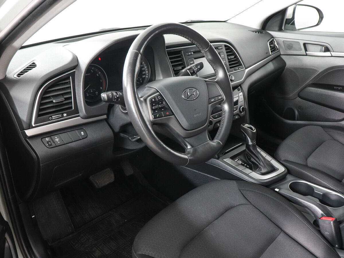 Hyundai Elantra 2017 года с пробегом. Фото: #8