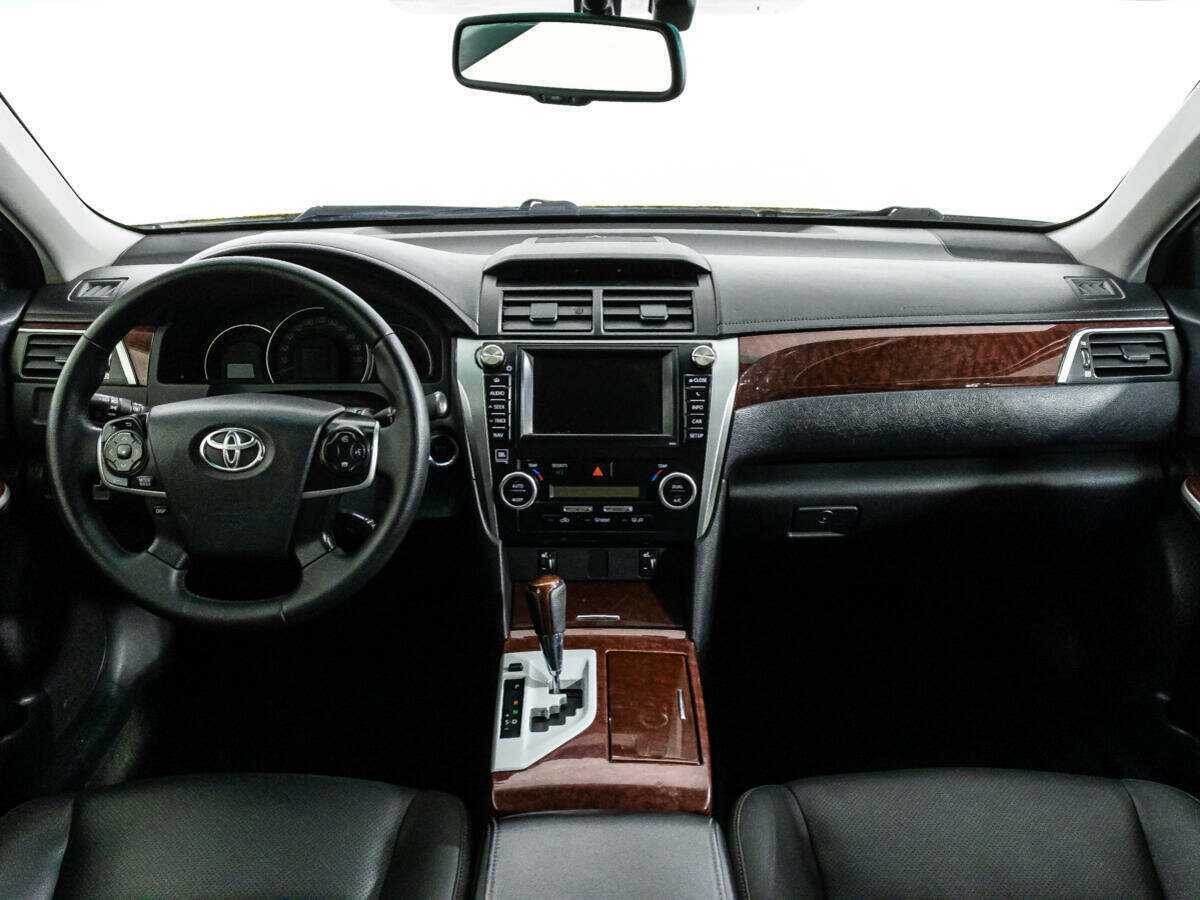 Toyota Camry 2012 года с пробегом. Фото: #12