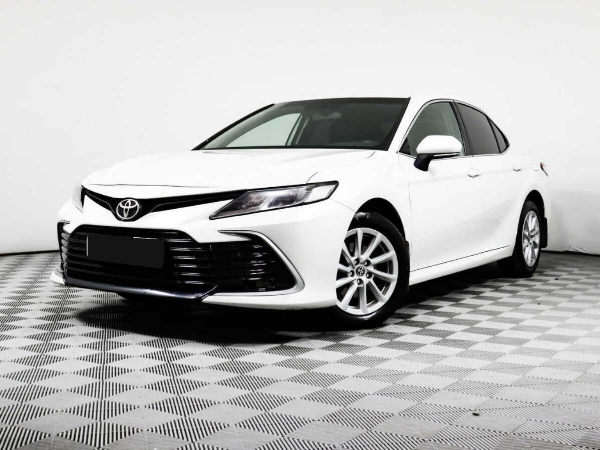 Toyota Camry 2021 года с пробегом. Посмотреть фото