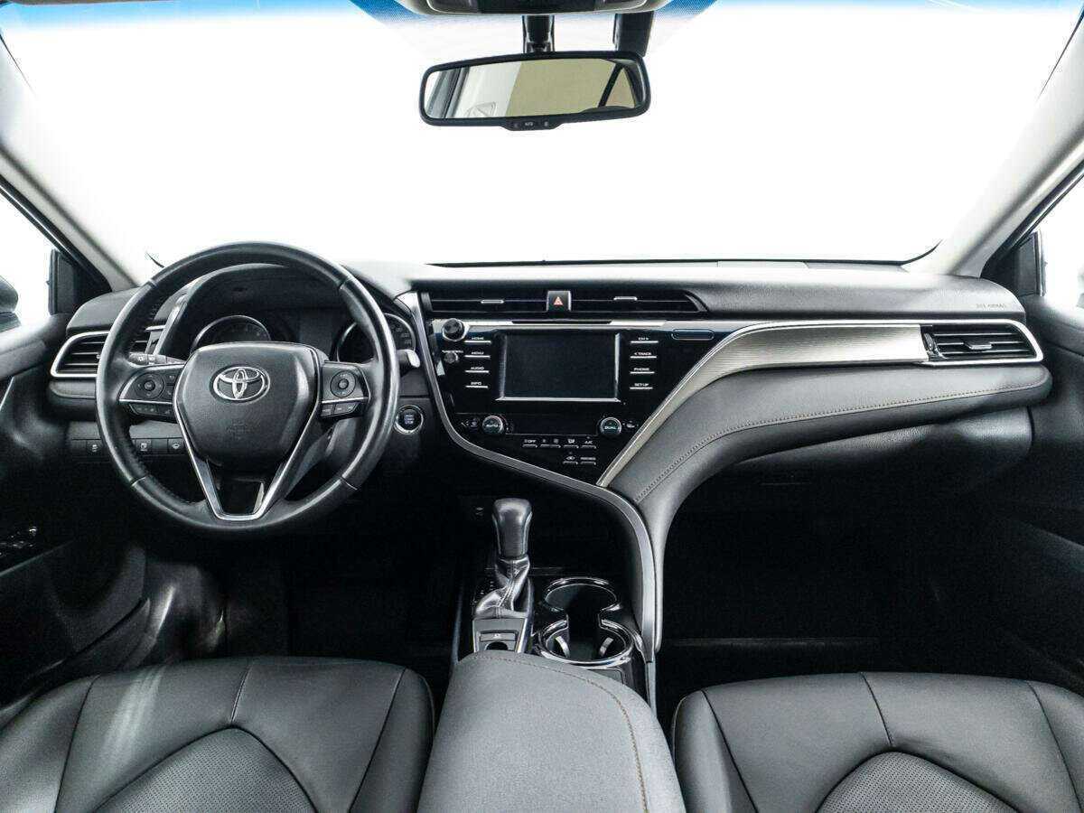 Toyota Camry 2019 года с пробегом. Фото: #12