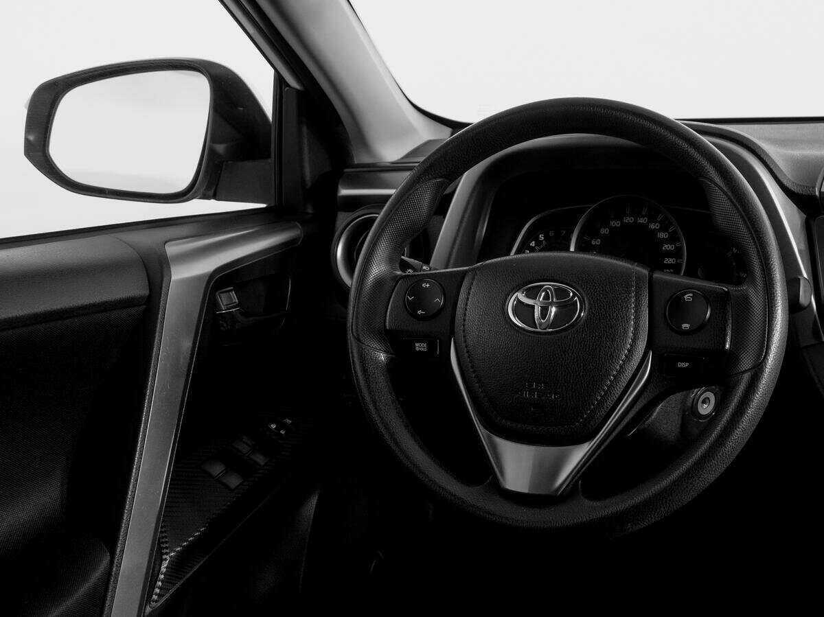 Toyota RAV4 2013 года с пробегом. Фото: #13