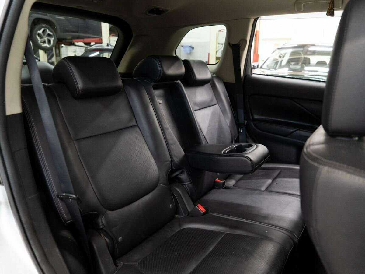 Mitsubishi Outlander 2017 года с пробегом. Фото: #7