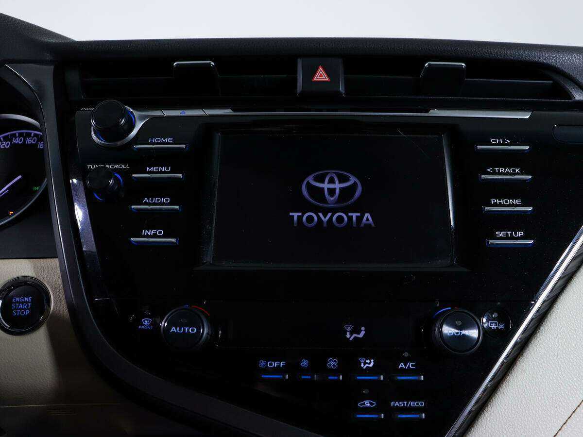 Toyota Camry 2020 года с пробегом. Фото: #19