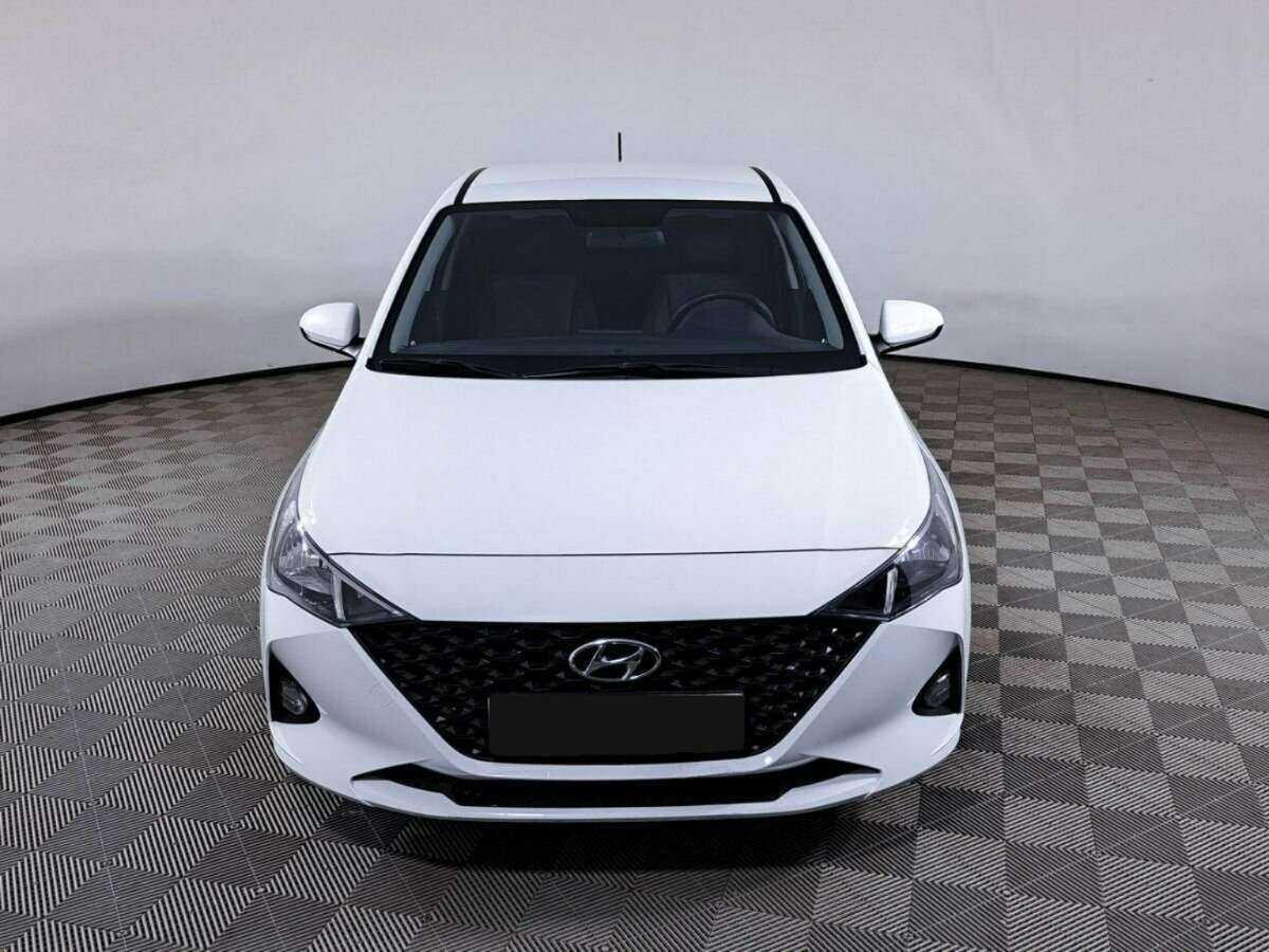 Hyundai Solaris 2021 года с пробегом. Посмотреть фото