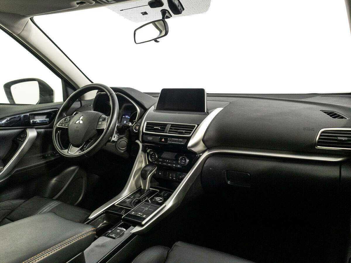 Mitsubishi Eclipse Cross 2018 года с пробегом. Фото: #8