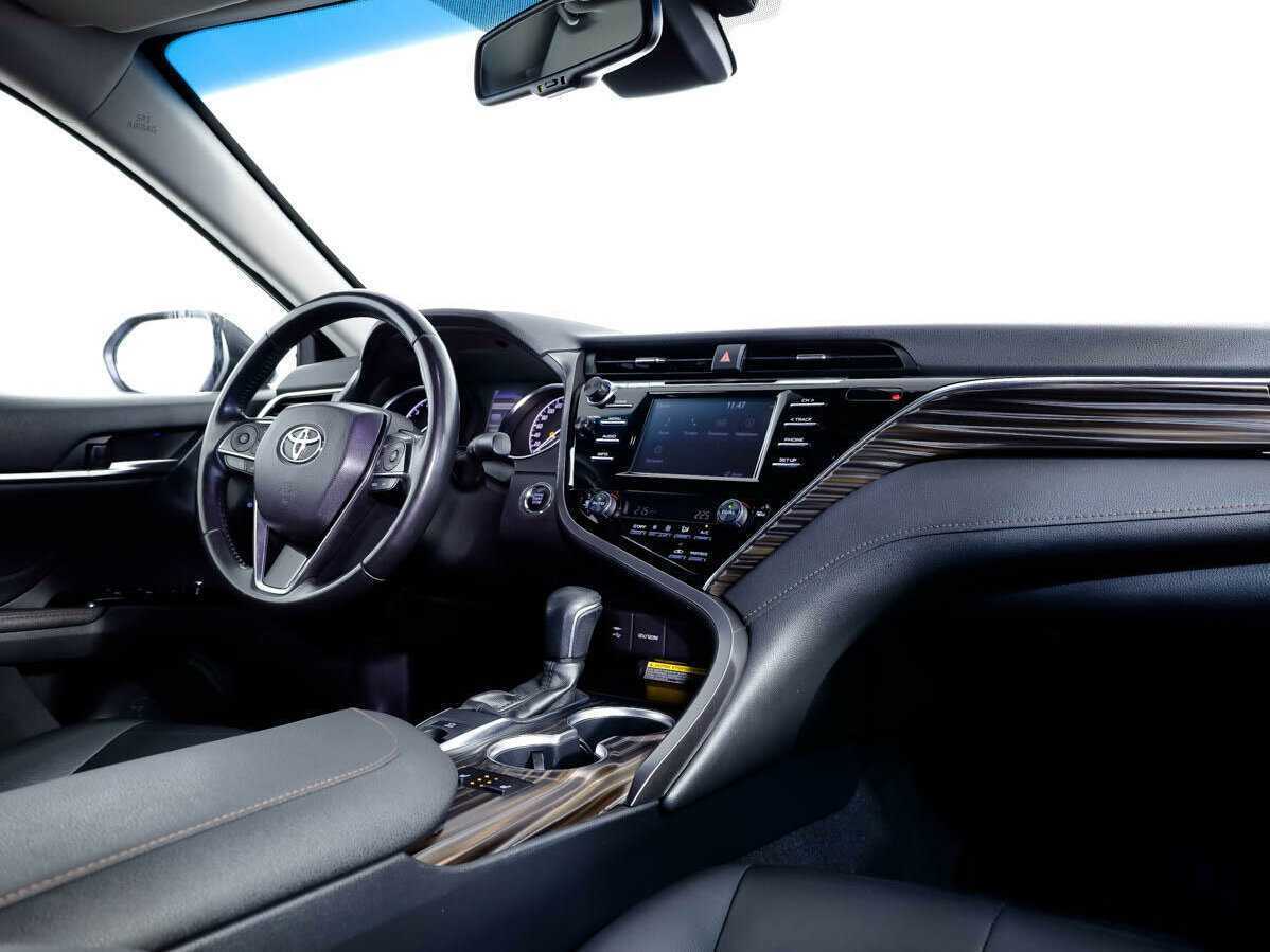 Toyota Camry 2020 года с пробегом. Фото: #6