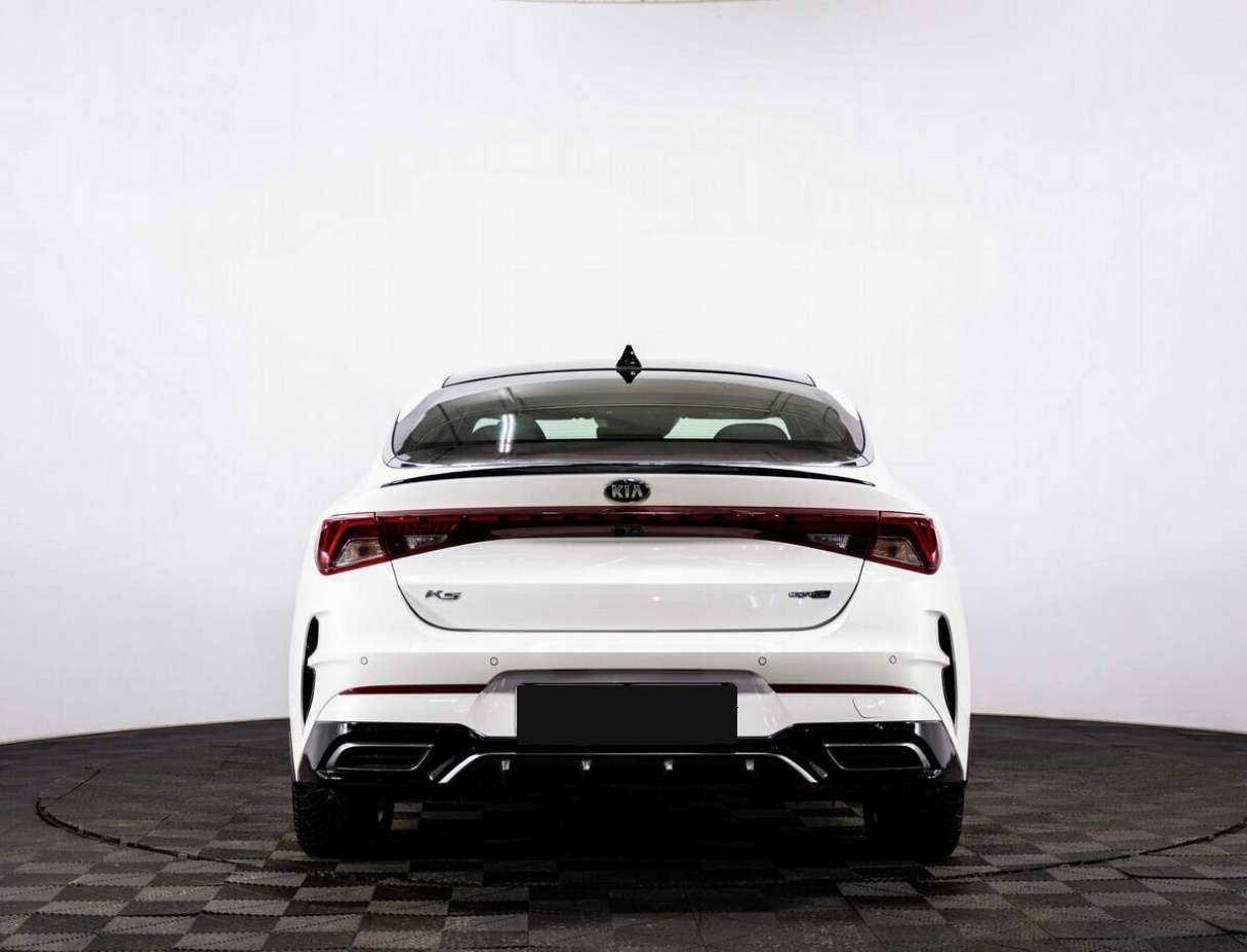 Kia K5 2021 года с пробегом. Фото: #4