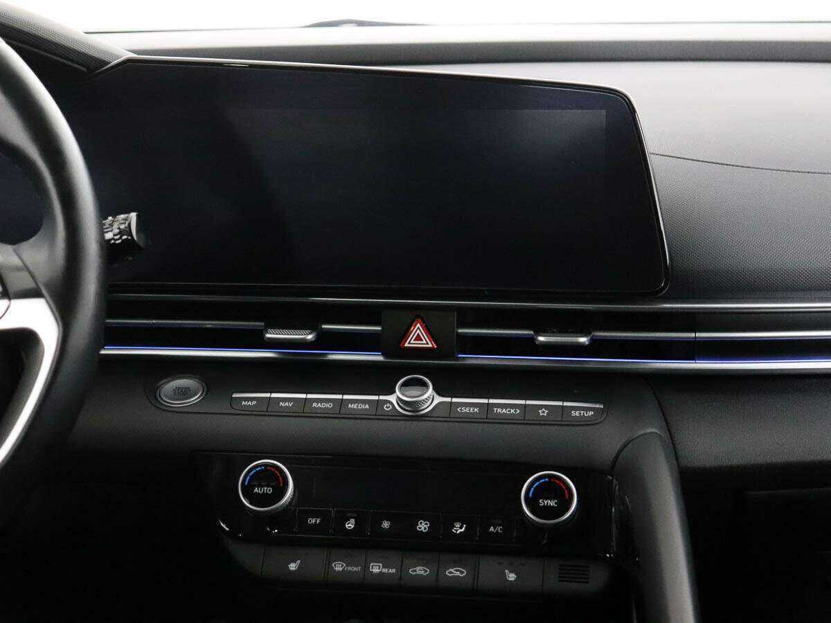 Hyundai Elantra 2021 года с пробегом. Фото: #11