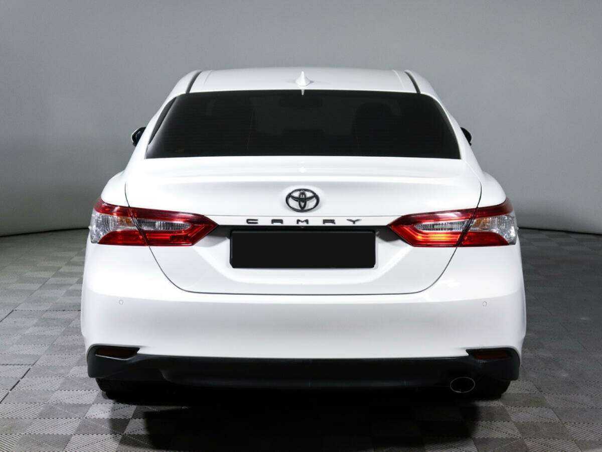 Toyota Camry 2018 года с пробегом. Фото: #5