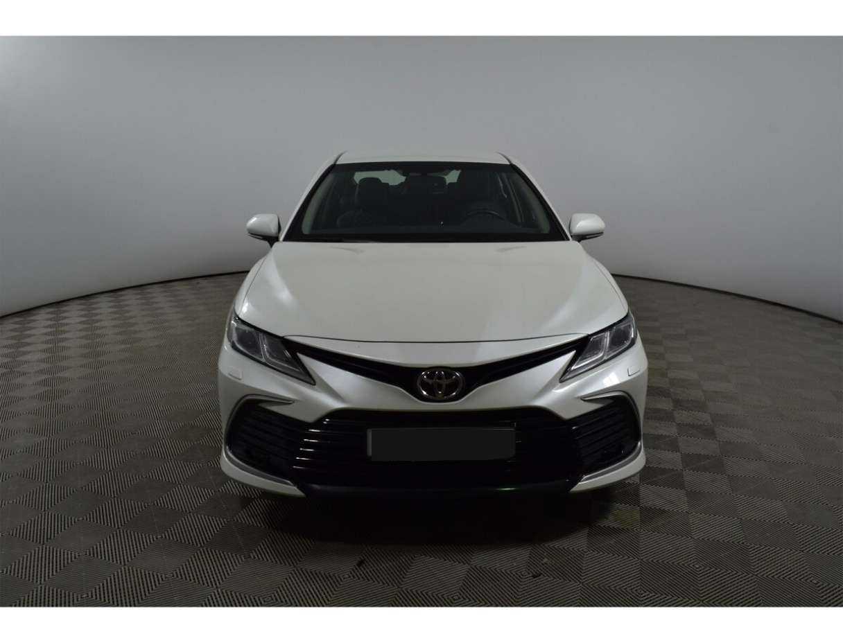Toyota Camry 2021 года с пробегом. Фото: #1