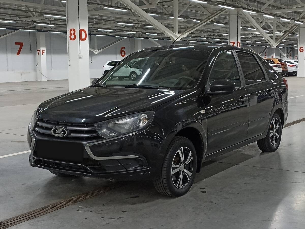 Lada (ВАЗ) Granta 2018 года с пробегом. Посмотреть фото