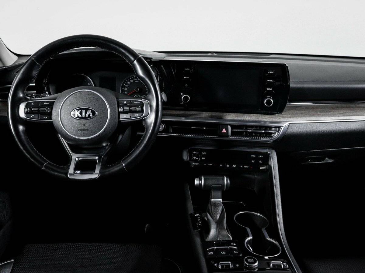 Kia K5 2020 года с пробегом. Фото: #11