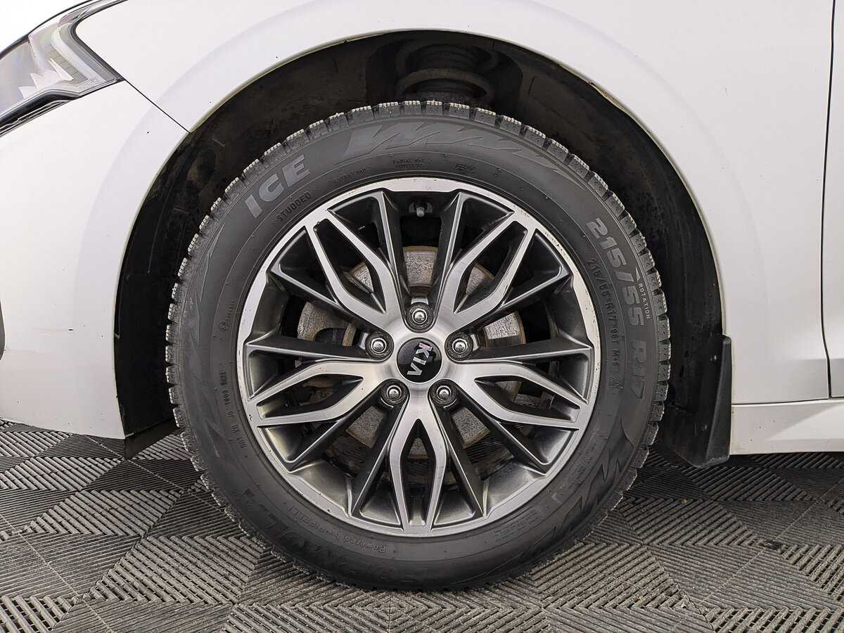 Kia K5 2021 года с пробегом. Фото: #11