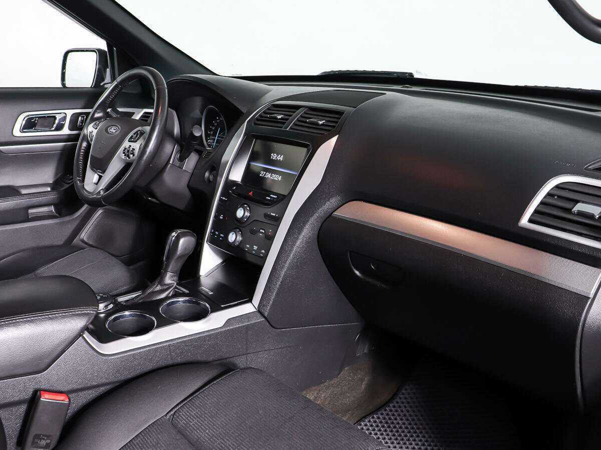Ford Explorer 2013 года с пробегом. Фото: #8