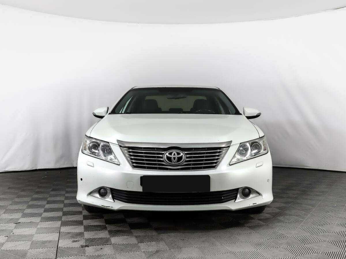 Toyota Camry 2012 года с пробегом. Фото: #1
