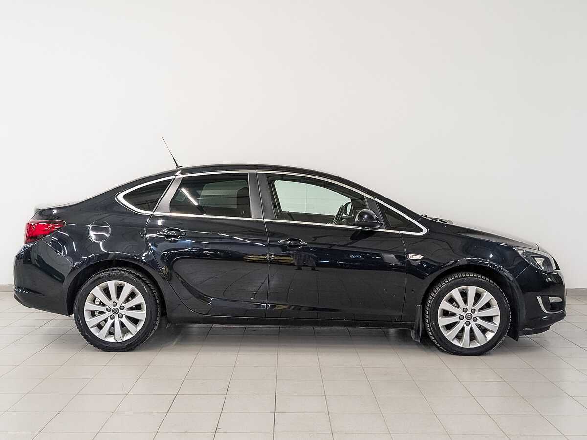 Opel Astra 2014 года с пробегом. Фото: #3