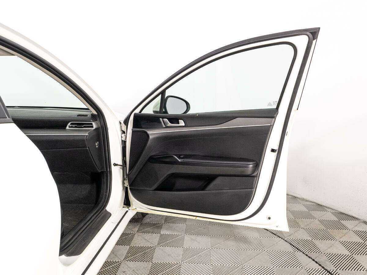 Kia K5 2020 года с пробегом. Фото: #24