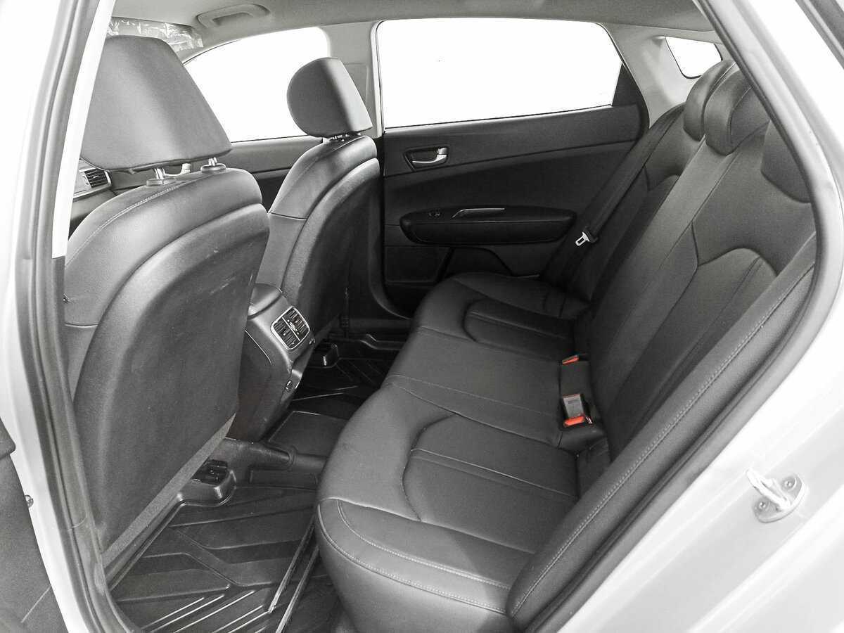 Kia K5 2019 года с пробегом. Фото: #9