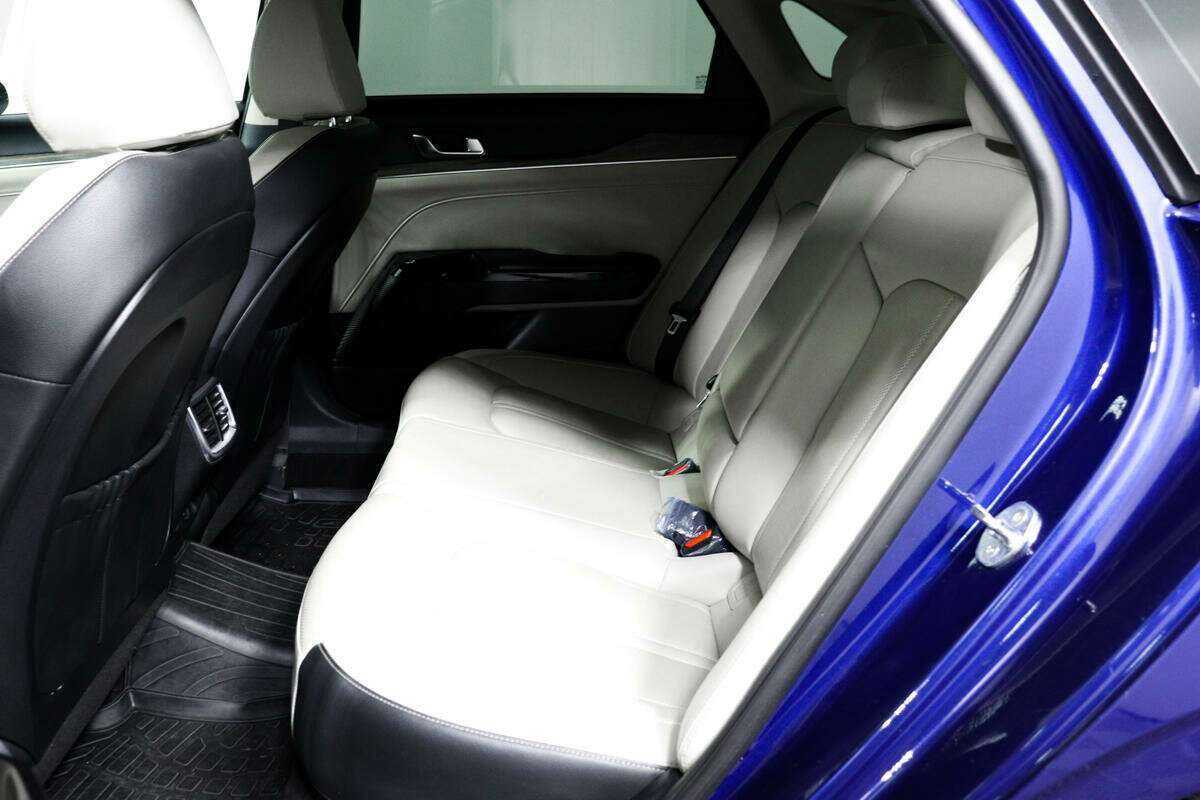 Kia K5 2021 года с пробегом. Фото: #11