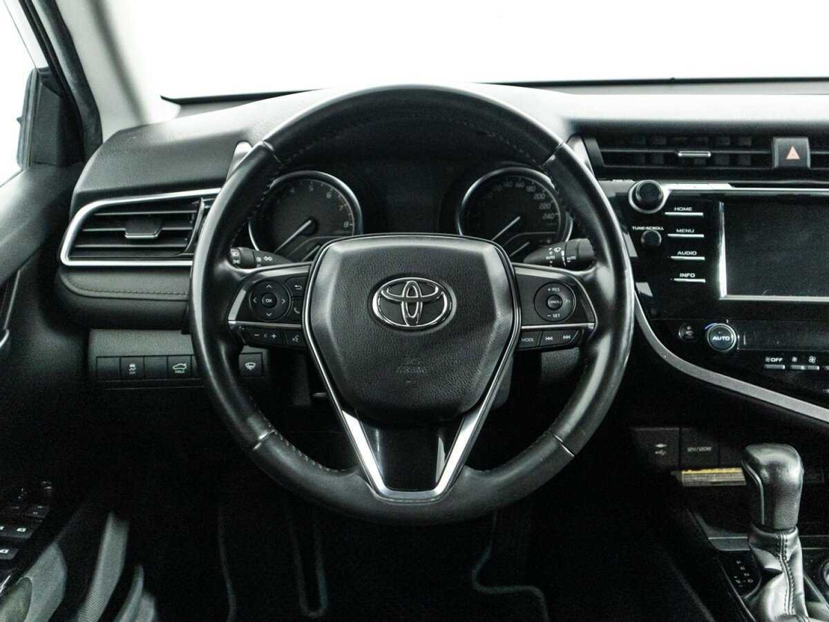Toyota Camry 2020 года с пробегом. Фото: #17