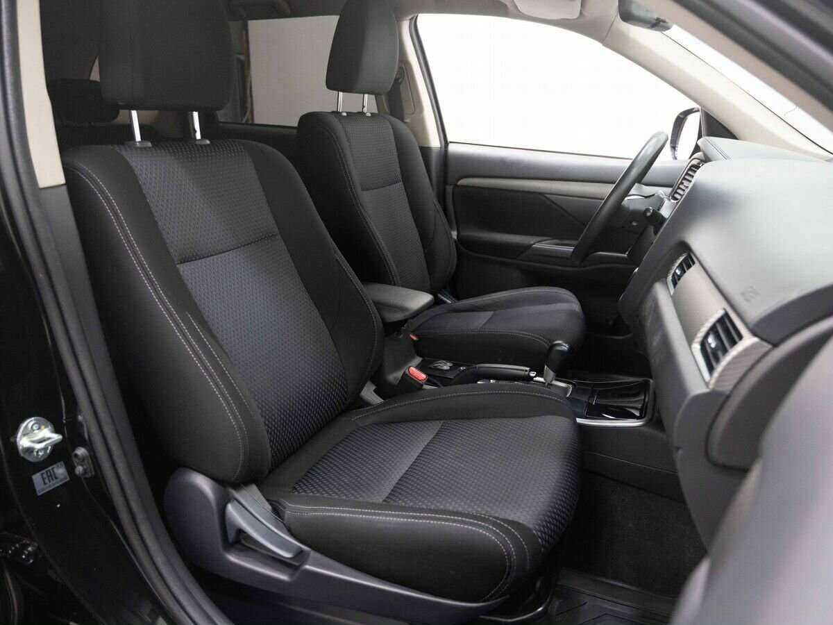 Mitsubishi Outlander 2018 года с пробегом. Фото: #11