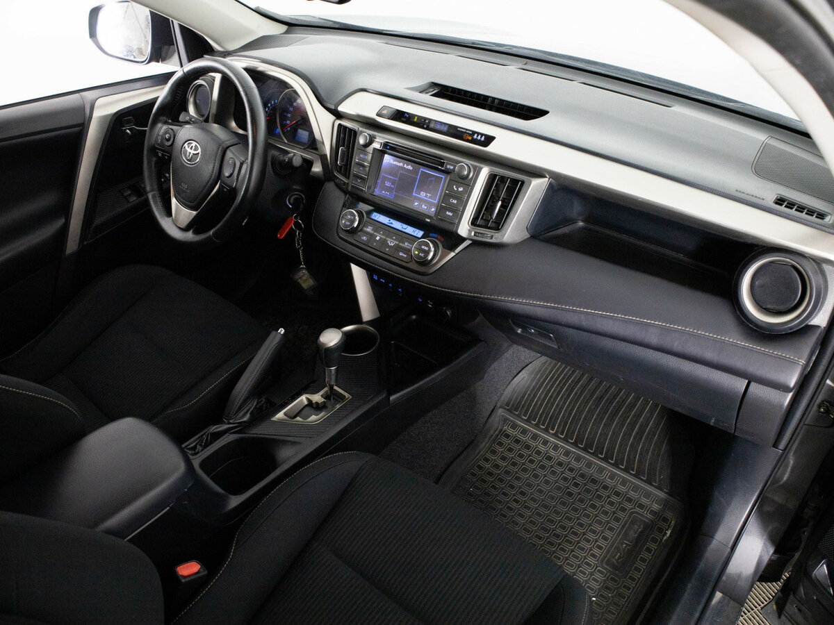 Toyota RAV4 2013 года с пробегом. Фото: #14
