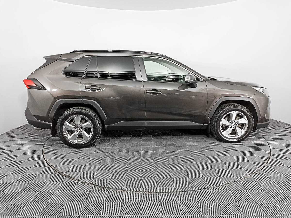 Toyota RAV4 2019 года с пробегом. Фото: #3
