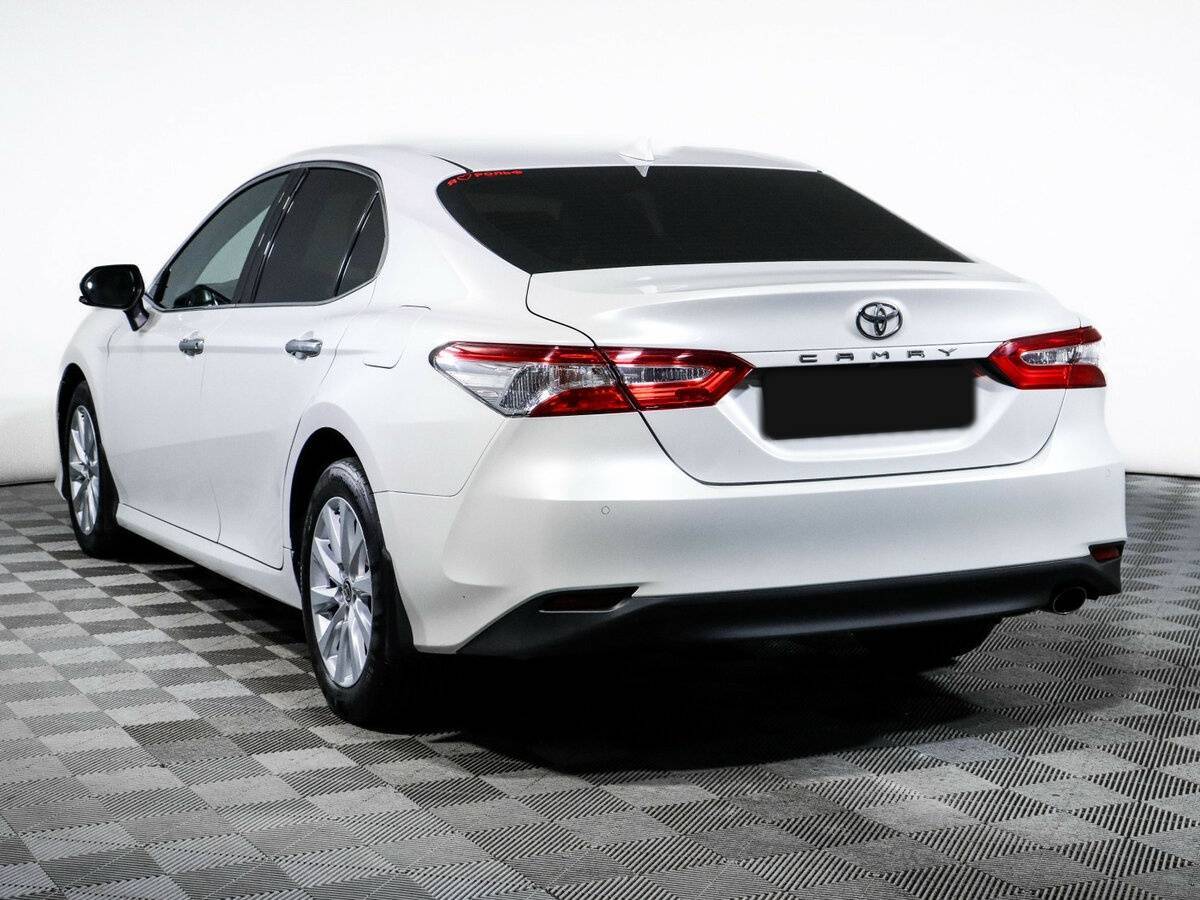 Toyota Camry 2021 года с пробегом. Фото: #6