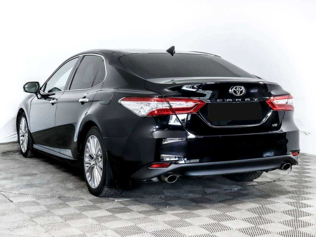Toyota Camry 2018 года с пробегом. Фото: #5
