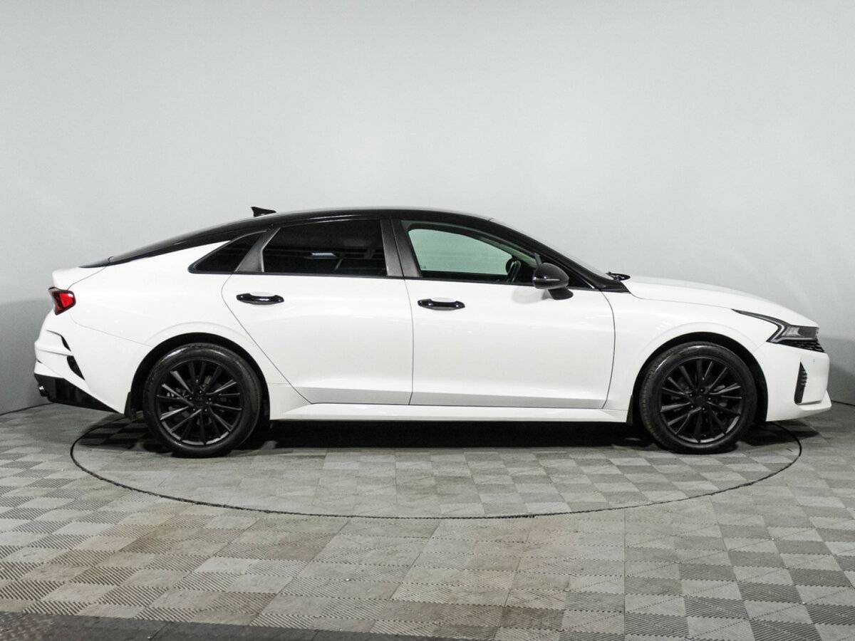 Kia K5 2021 года с пробегом. Фото: #3