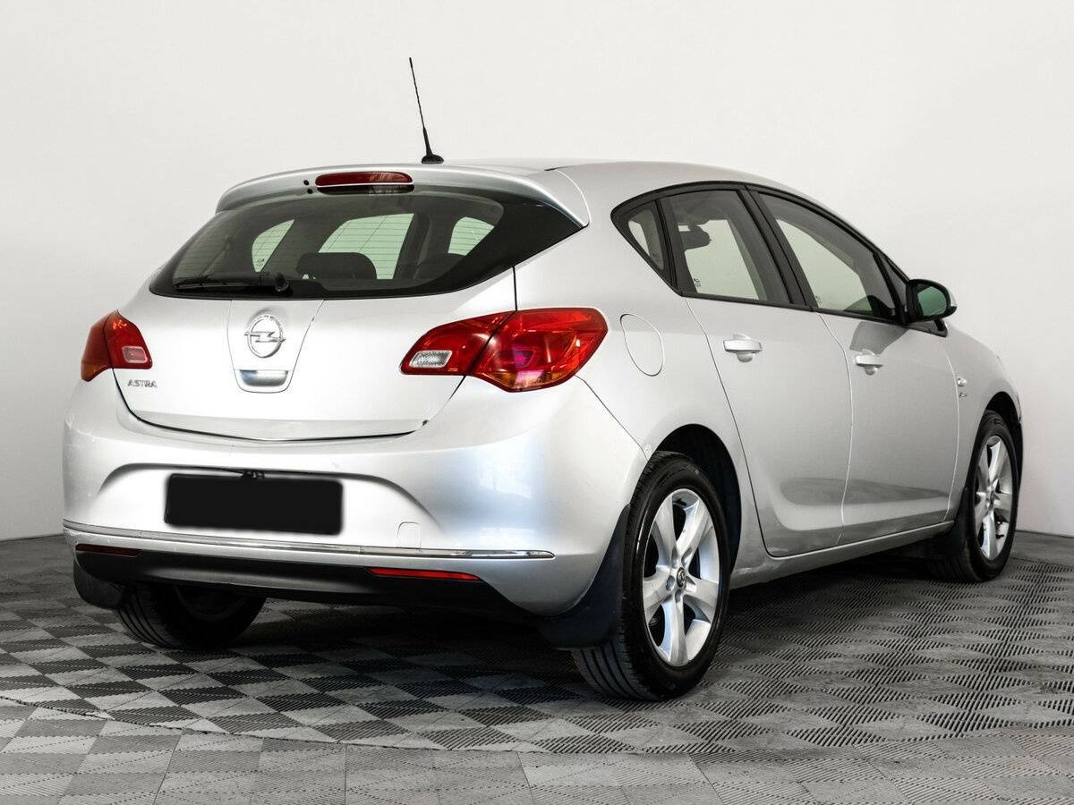 Opel Astra 2013 года с пробегом. Фото: #4